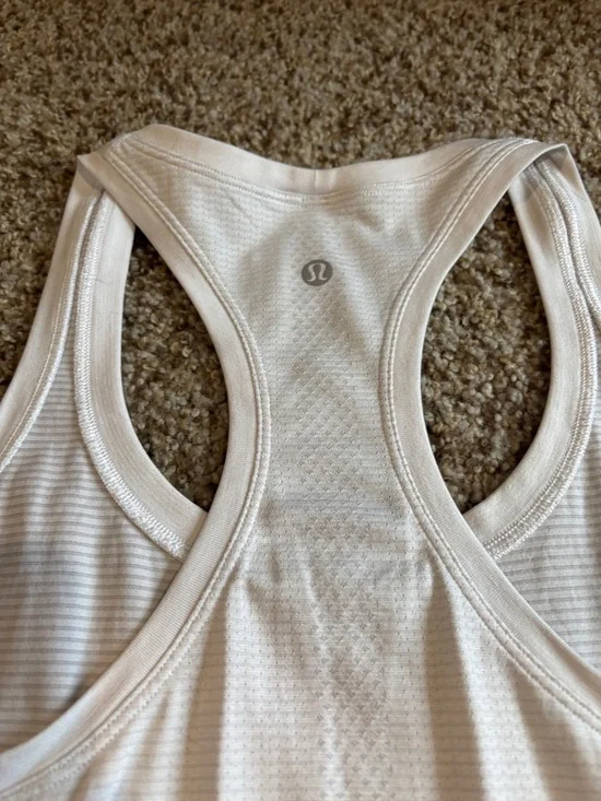 Lululemon Women’s White Racerback Tank Top - Picture 3 of 4